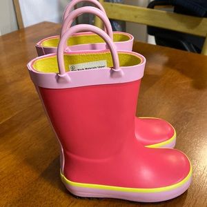 Toddler rain boots ☔️